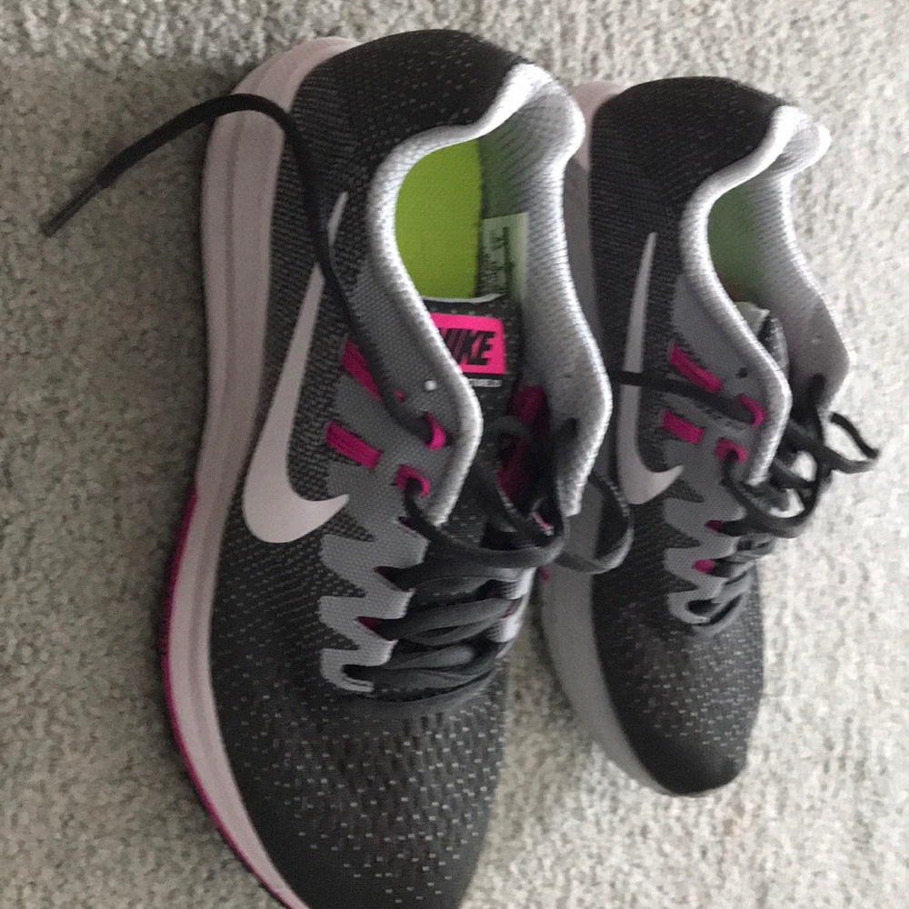 Nike Zoom Structure 20 woman’s shoe size 8.5